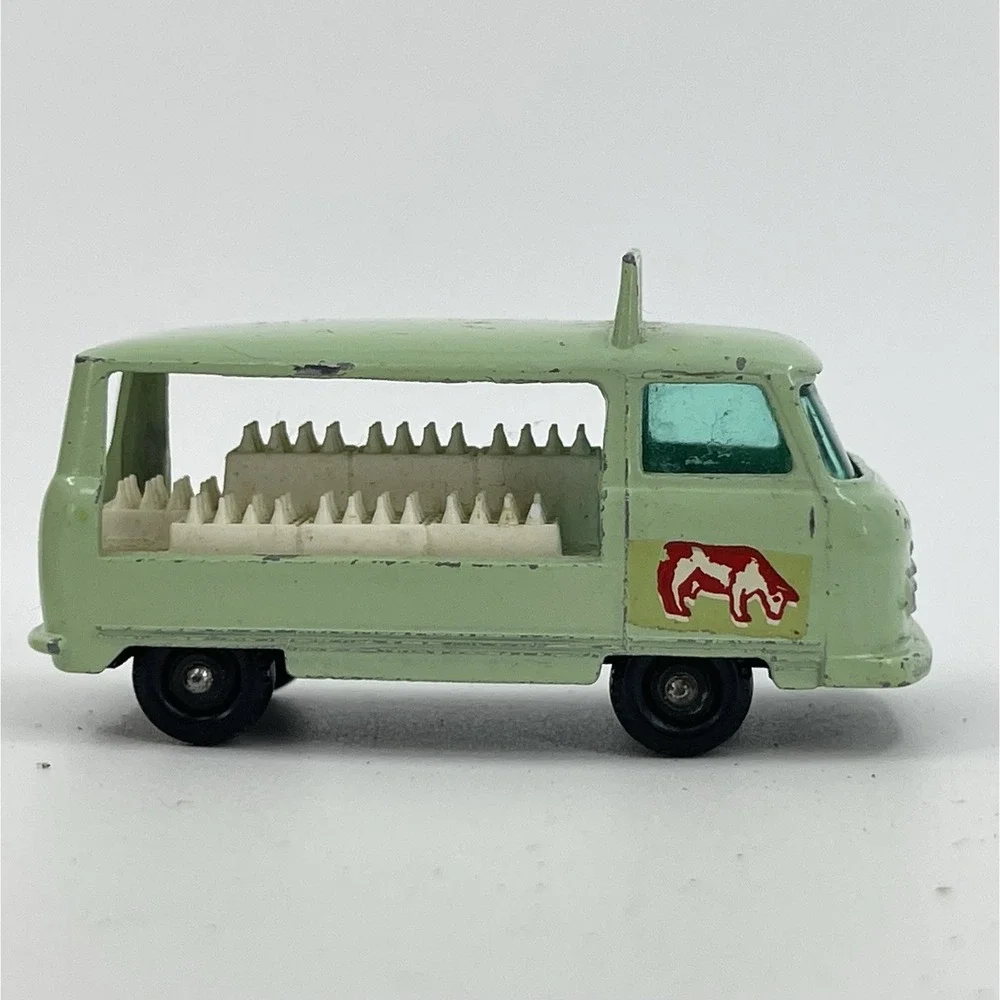 Matchbox Lesney No 21 Commer Bottle Float Milk Van in Butter Bean Green 1961 Vtg